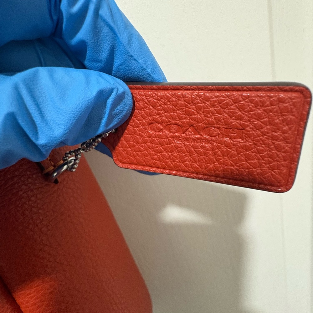 *NWT* Coach Hadley Convertible Crossbody Bag (Deep Orange) CW002 - Picture 4 of 6